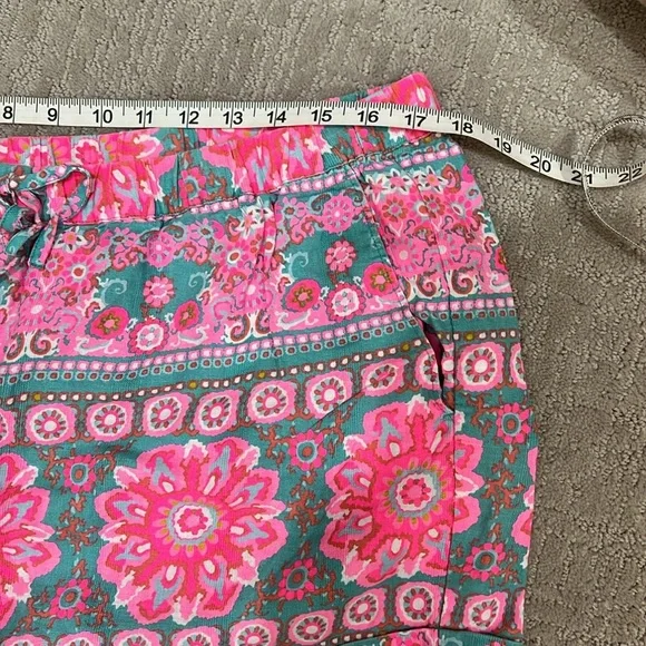 Authentic Vineyard vines women’s shorts - Picture 8 of 8